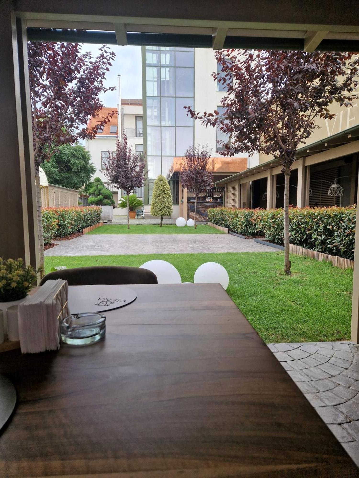 Hotel Viena Satu Mare Exterior foto
